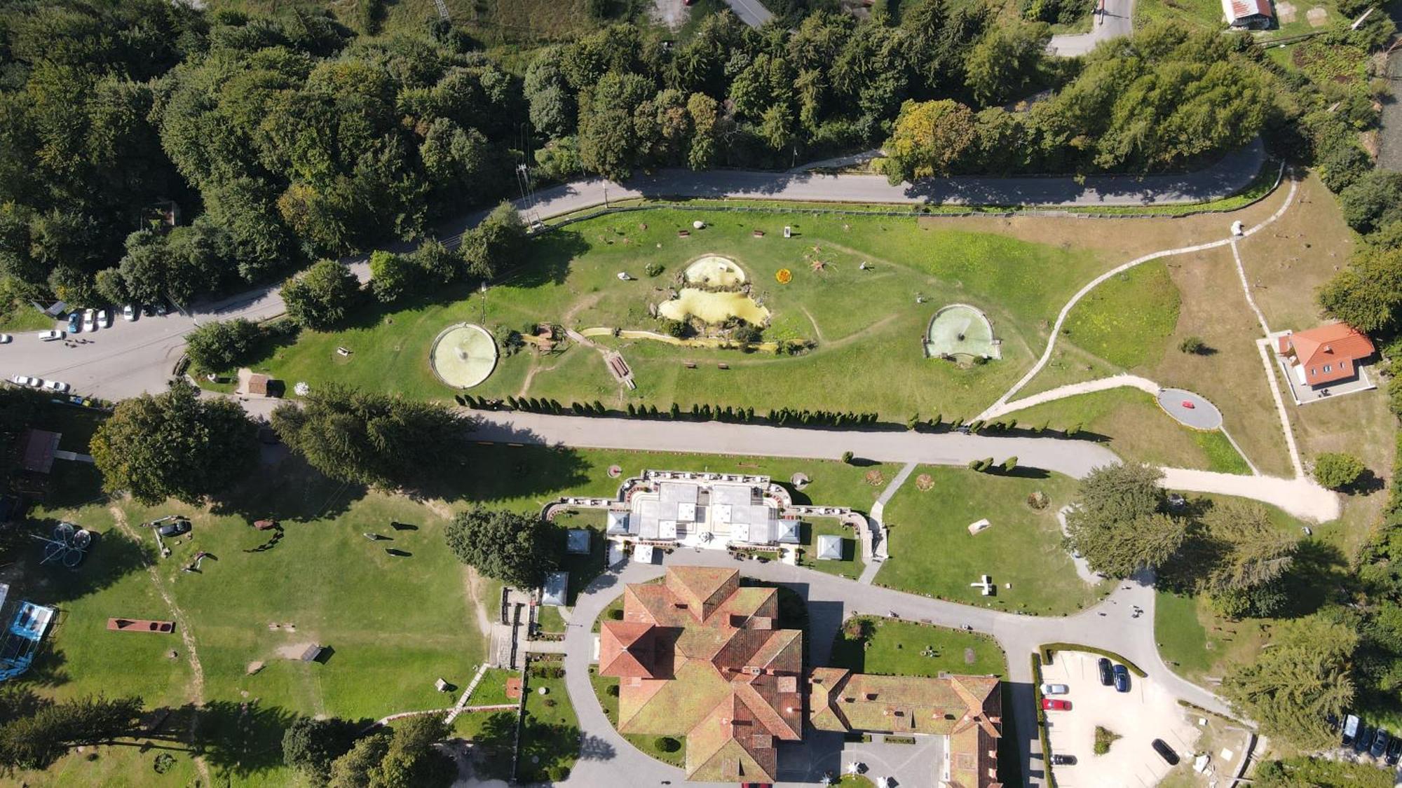 Castelul Cantacuzino Buşteni Exterior foto